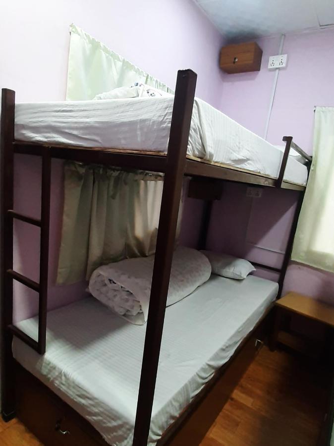 Margik Backpackers Hostel Pokhara Exterior foto