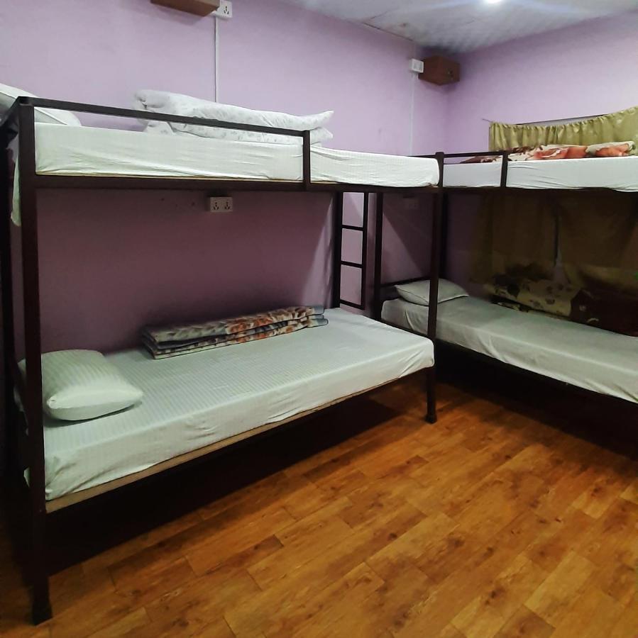 Margik Backpackers Hostel Pokhara Exterior foto