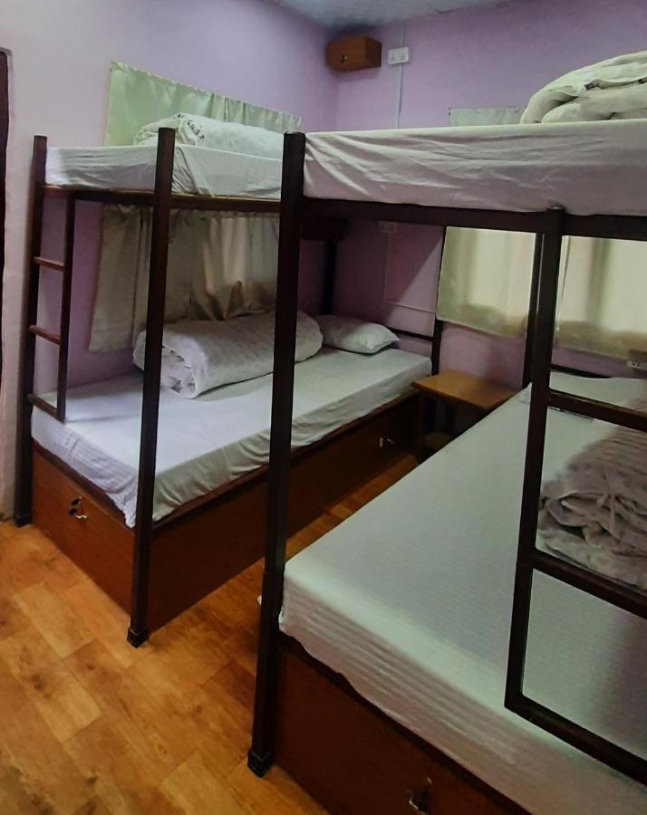 Margik Backpackers Hostel Pokhara Exterior foto