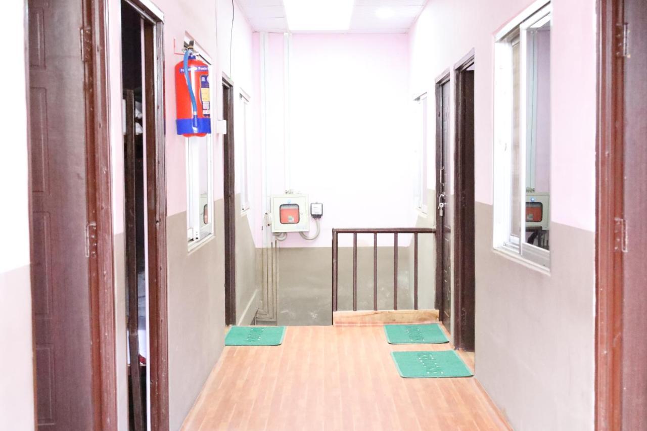 Margik Backpackers Hostel Pokhara Exterior foto