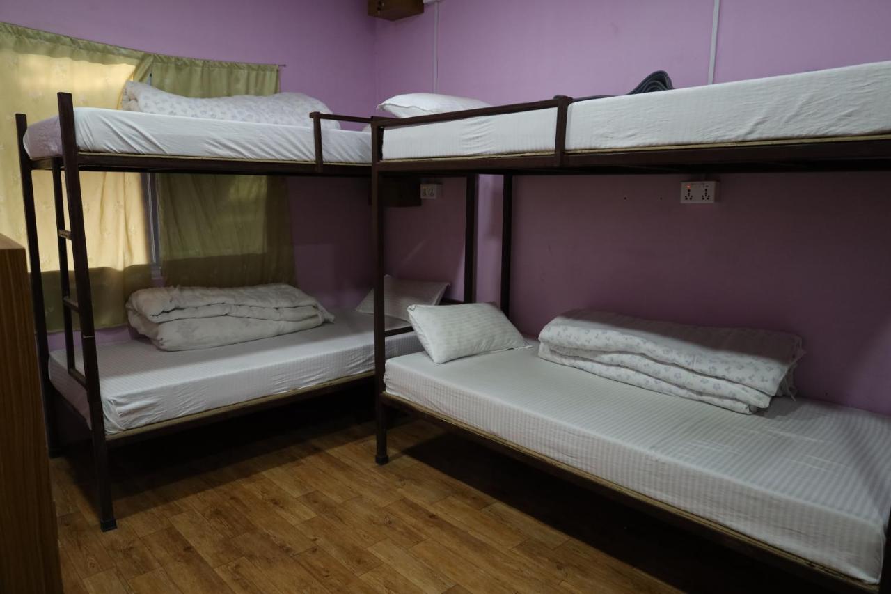 Margik Backpackers Hostel Pokhara Exterior foto