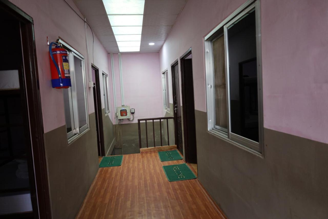 Margik Backpackers Hostel Pokhara Exterior foto