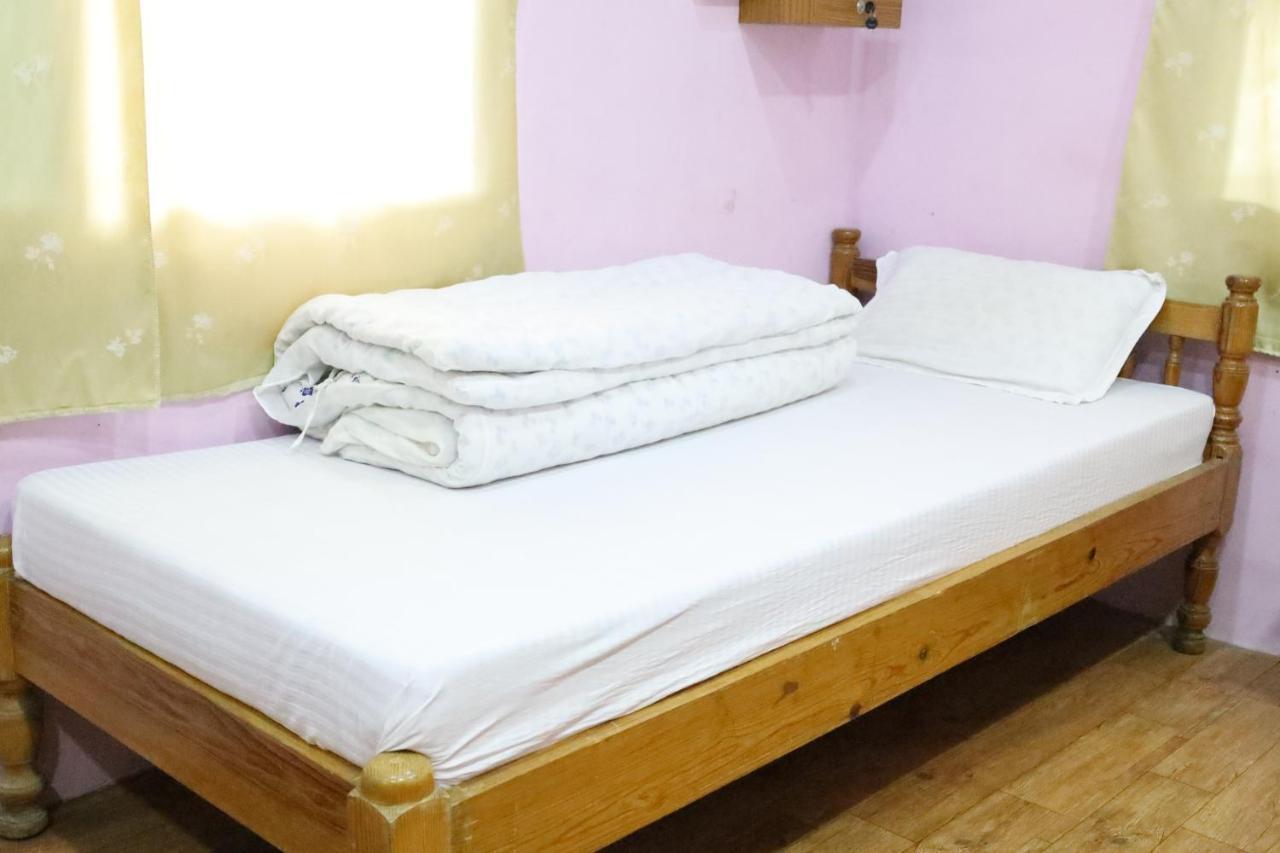 Margik Backpackers Hostel Pokhara Exterior foto