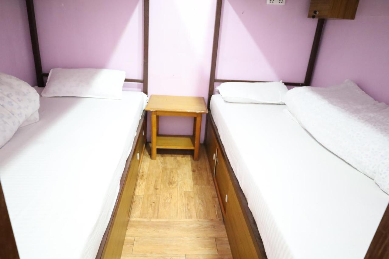 Margik Backpackers Hostel Pokhara Exterior foto